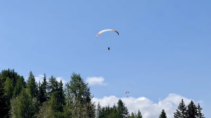What is paragliding? How it works and what it feels like
